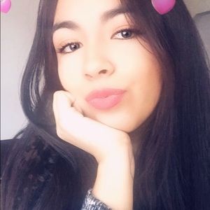 Meet your Posher, Priscila